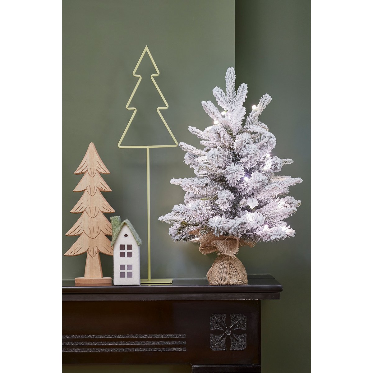 Grimshaw Weihnachtsbaum im Topf mit LED -Beleuchtung Schnee und Timerfunktion - H60 x Ø45 cm - Grün Deko Weihnachten