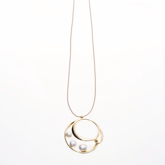 HALSKETTE Collier LANGE KETTE VERGOLDET mit 3 PERLEN WEISS an Textilband gold Damen Modeschmuck nickelfrei