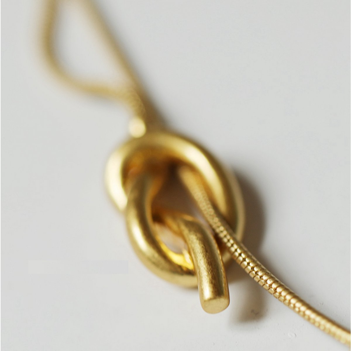 Lange Pullover-Halskette mit 24-Karat-Vergoldung – Gold und Silber