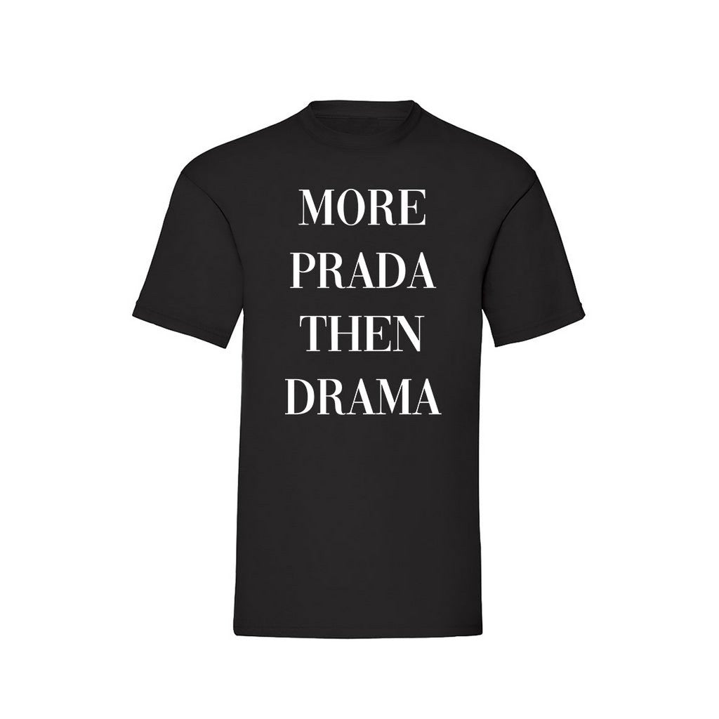 T-Shirt Weiß „More Than Drama“.