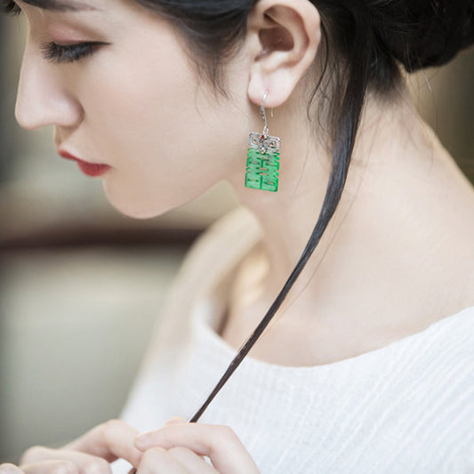 Tropfenohrring aus echtem Jade im chinesischen Stil mit dem Schriftzug „囍“.