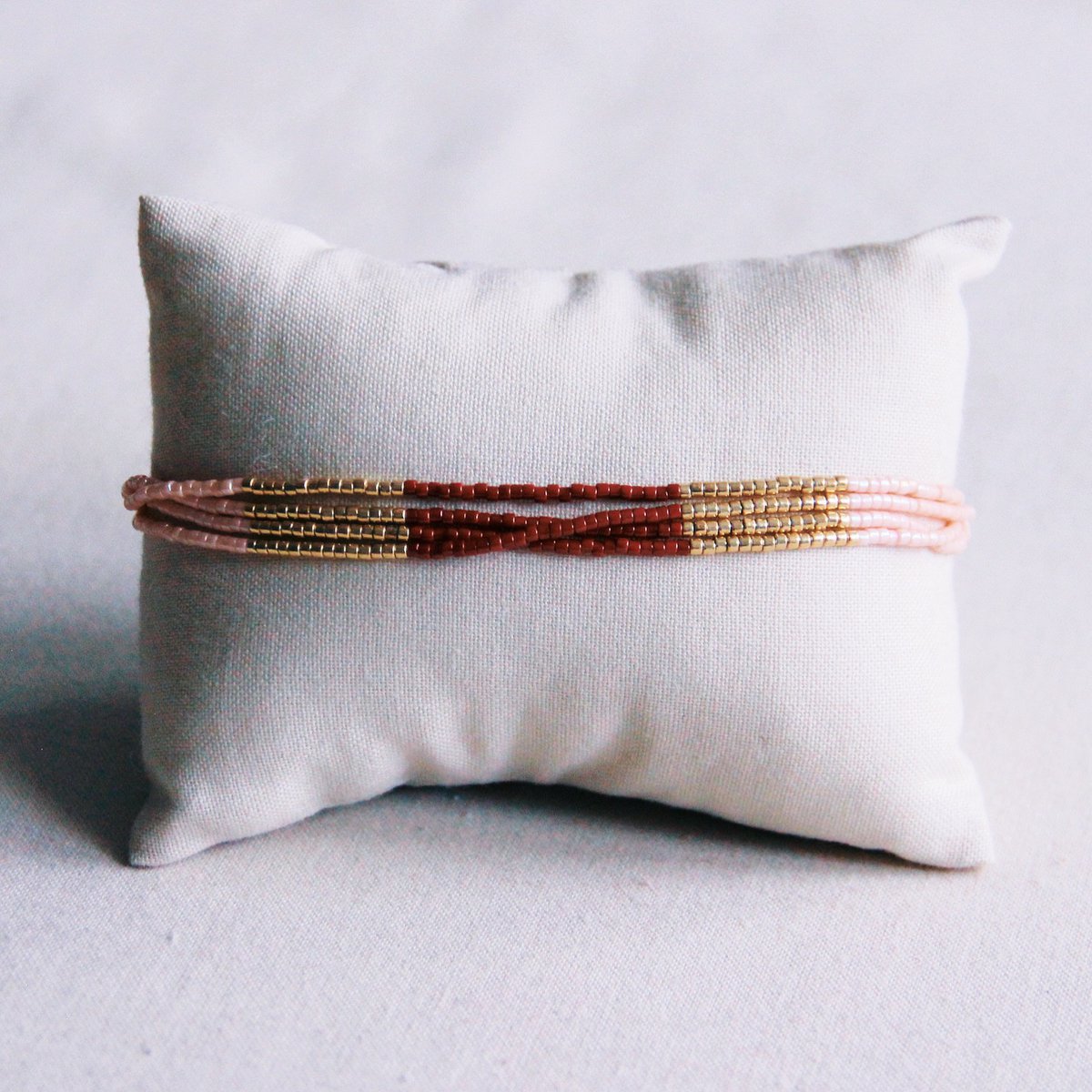 Quadruple Miyuki -Armband - Bordeaux/Lnude/Goldplattierter