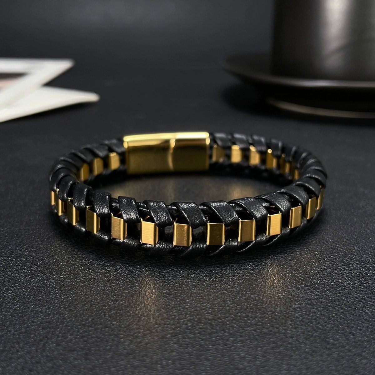 Grobes Herrenarmband aus geflochtenem Leder und Stahl