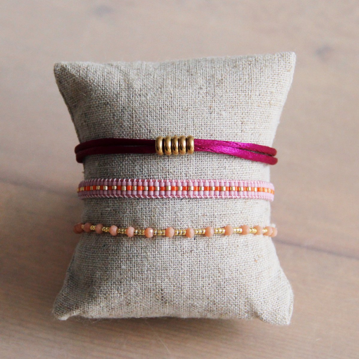 Edelsteinarmband mit vergoldetem Miyuki – rosa