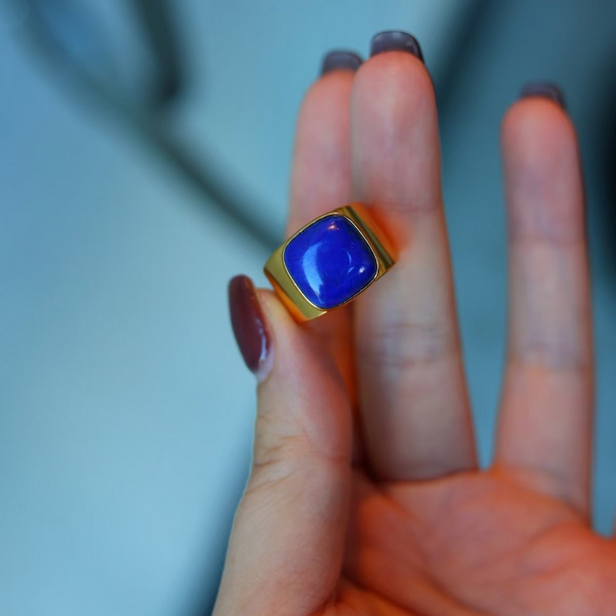 Ring mit quadratischem Edelstein im auffälligen Look – echter Lapislazuli – verstellbar