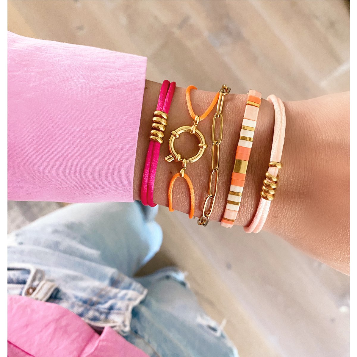 LC165 - Satinarmband mit Ringen - Fuchsia/ Gold