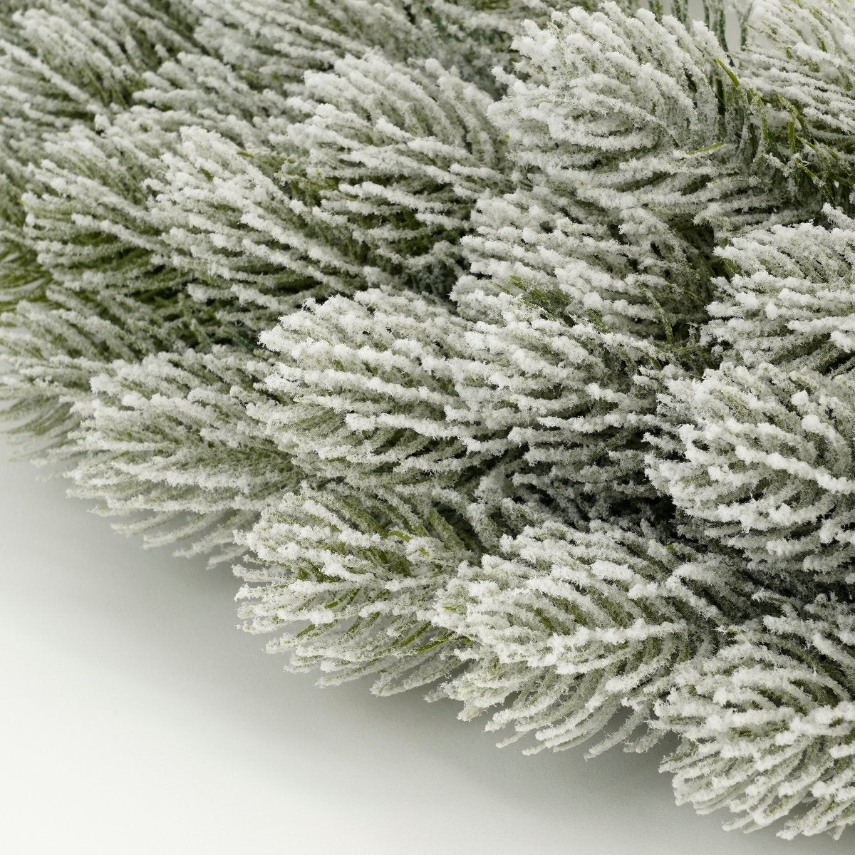 Nigata Weihnachtskranz – Ø60 cm – Grün gefrostet