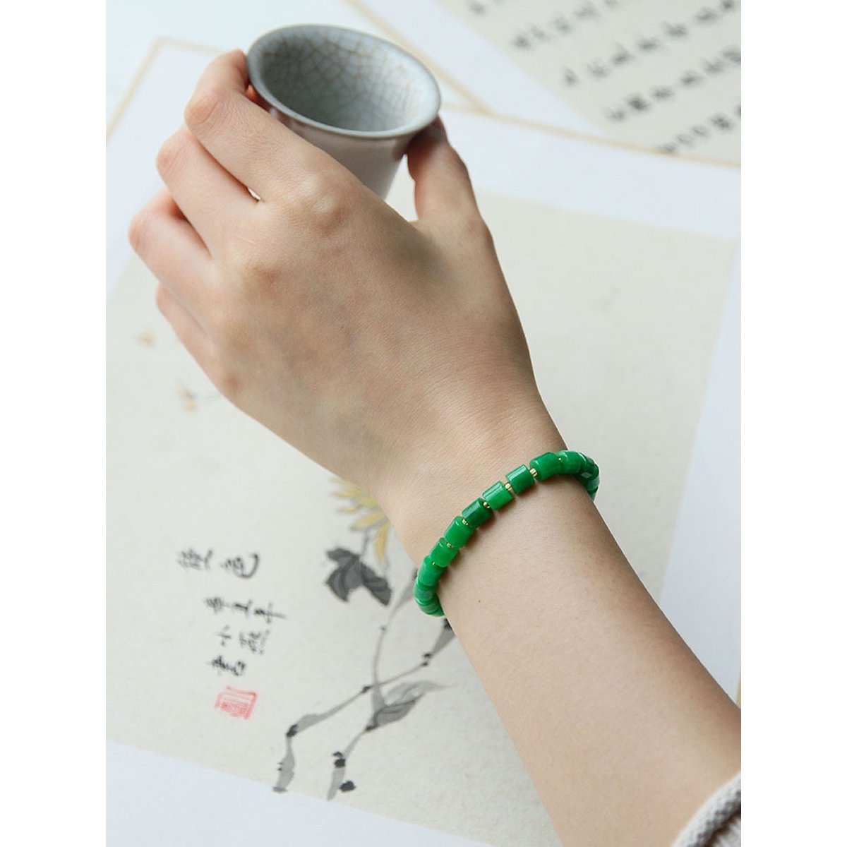 Minimalistisches, leuchtend grünes Jadeperlen-Armband – AAAA-Qualität