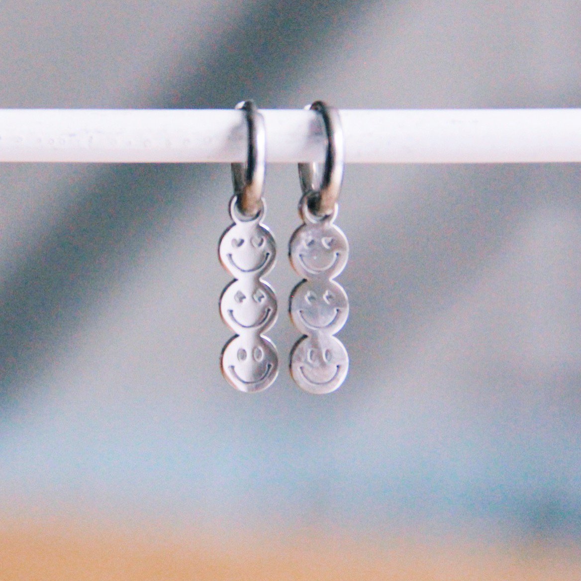 Creolen aus Edelstahl mit 3 Smileys – Silber Damen Mode Accessoire Schmuck Edelstahl