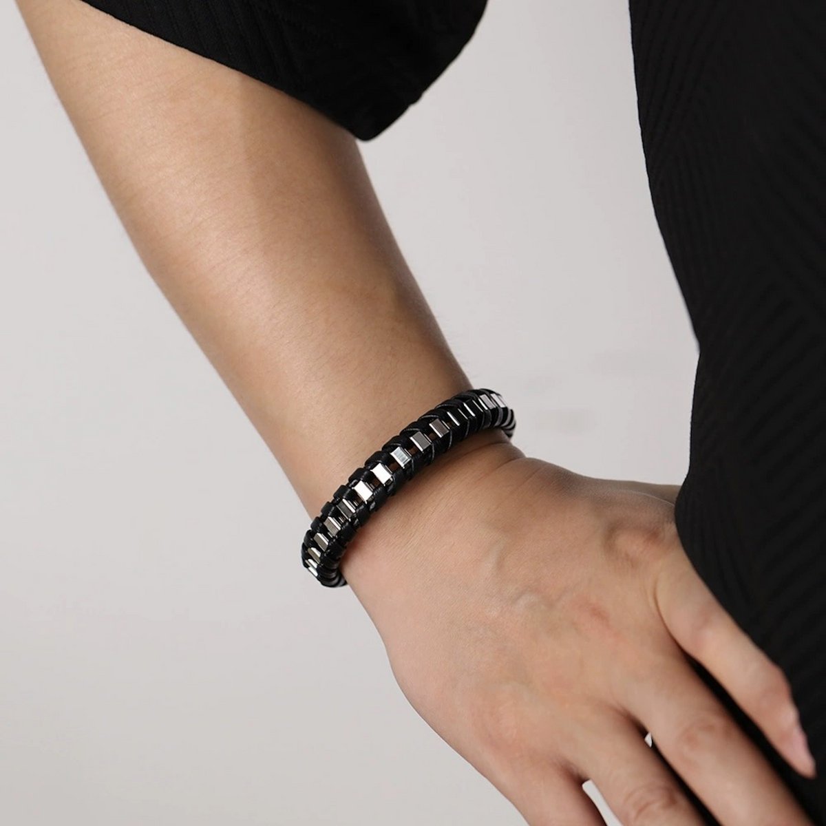 Grobes Herrenarmband aus geflochtenem Leder und Stahl