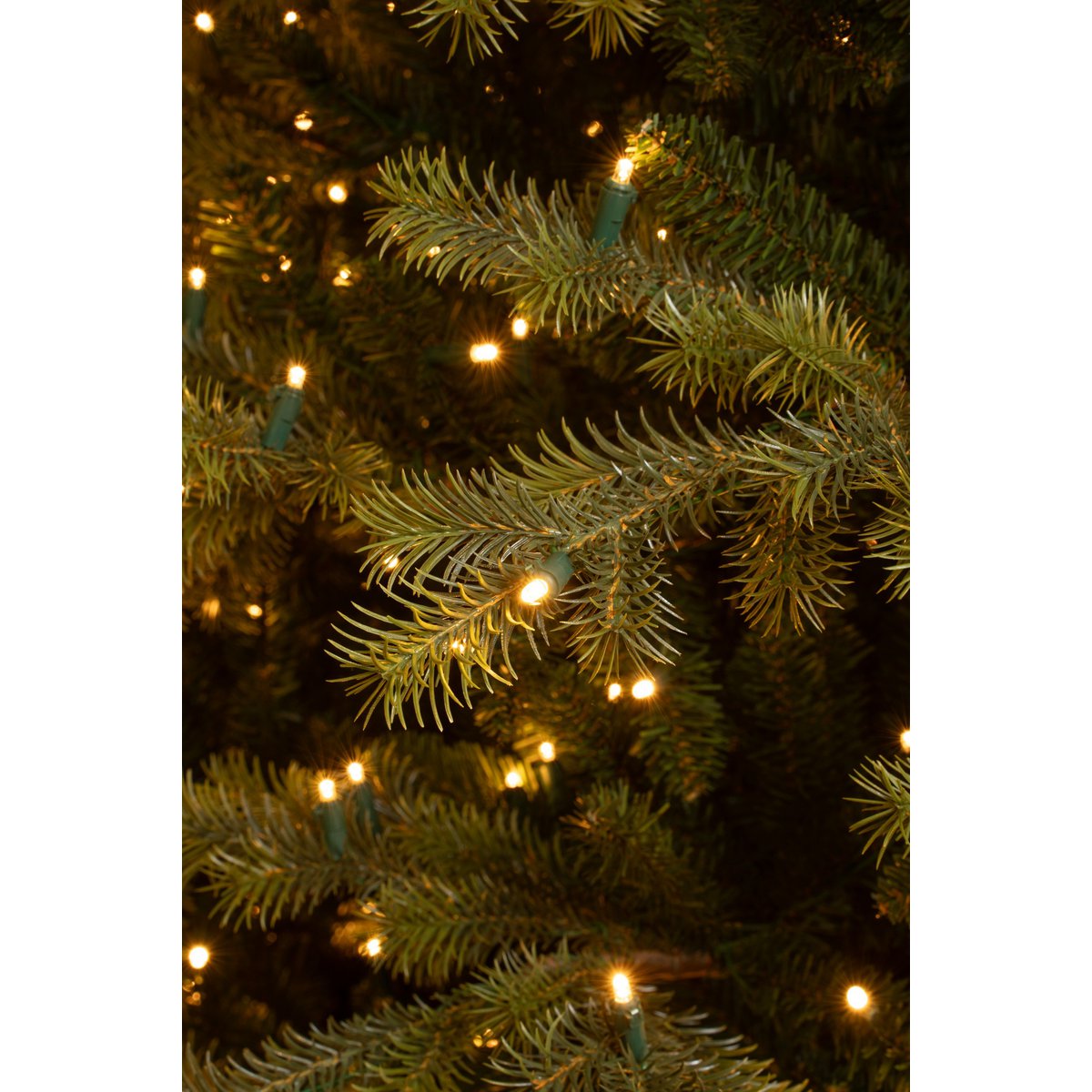 Clive Künstlicher Weihnachtsbaum mit LED-Beleuchtung – H185 x Ø130 cm – Grün