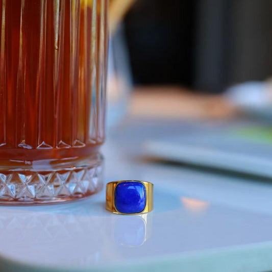 Ring mit quadratischem Edelstein im auffälligen Look – echter Lapislazuli – verstellbar