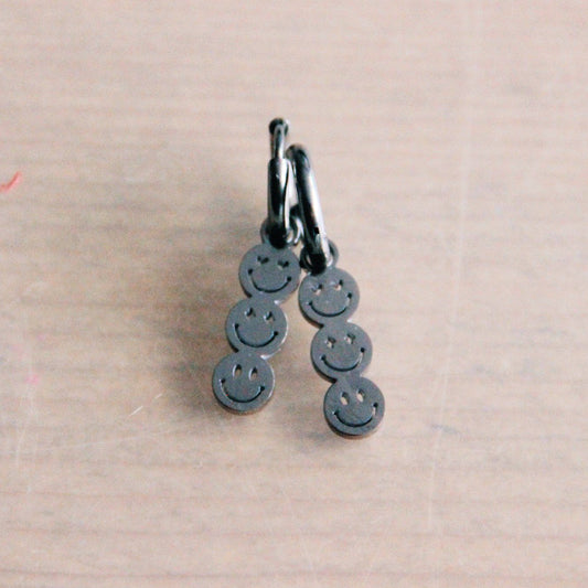 Creolen aus Edelstahl mit 3 Smileys – Silber Damen Mode Accessoire Schmuck Edelstahl