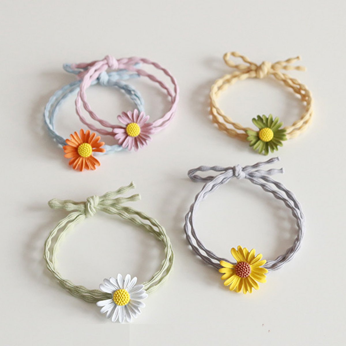 Niedliche und elegante bunte Haargummis mit Gänseblümchen-Blume – ein 5er-Set