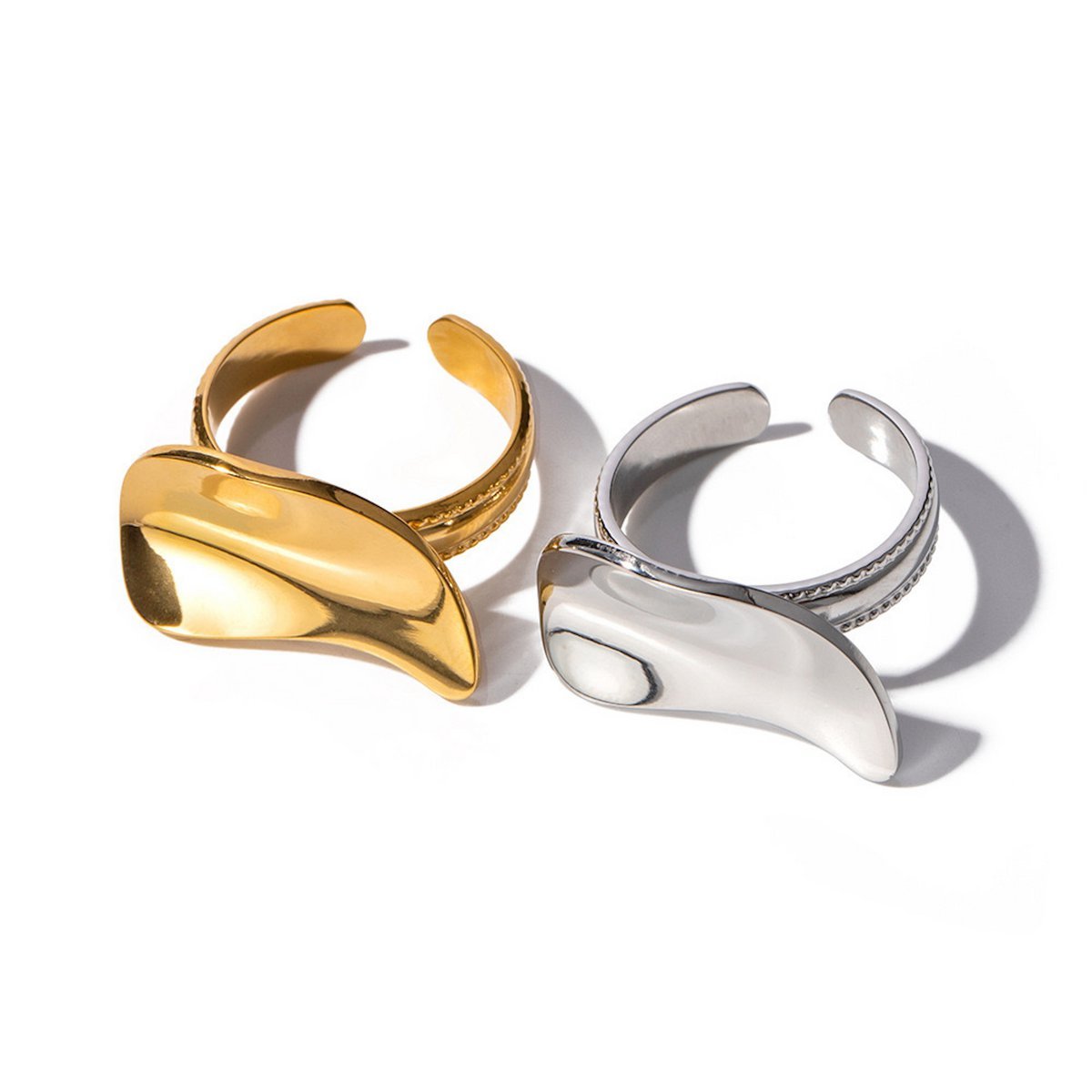 Schicker, minimalistischer Ring mit Wellenoberfläche – Größe 8