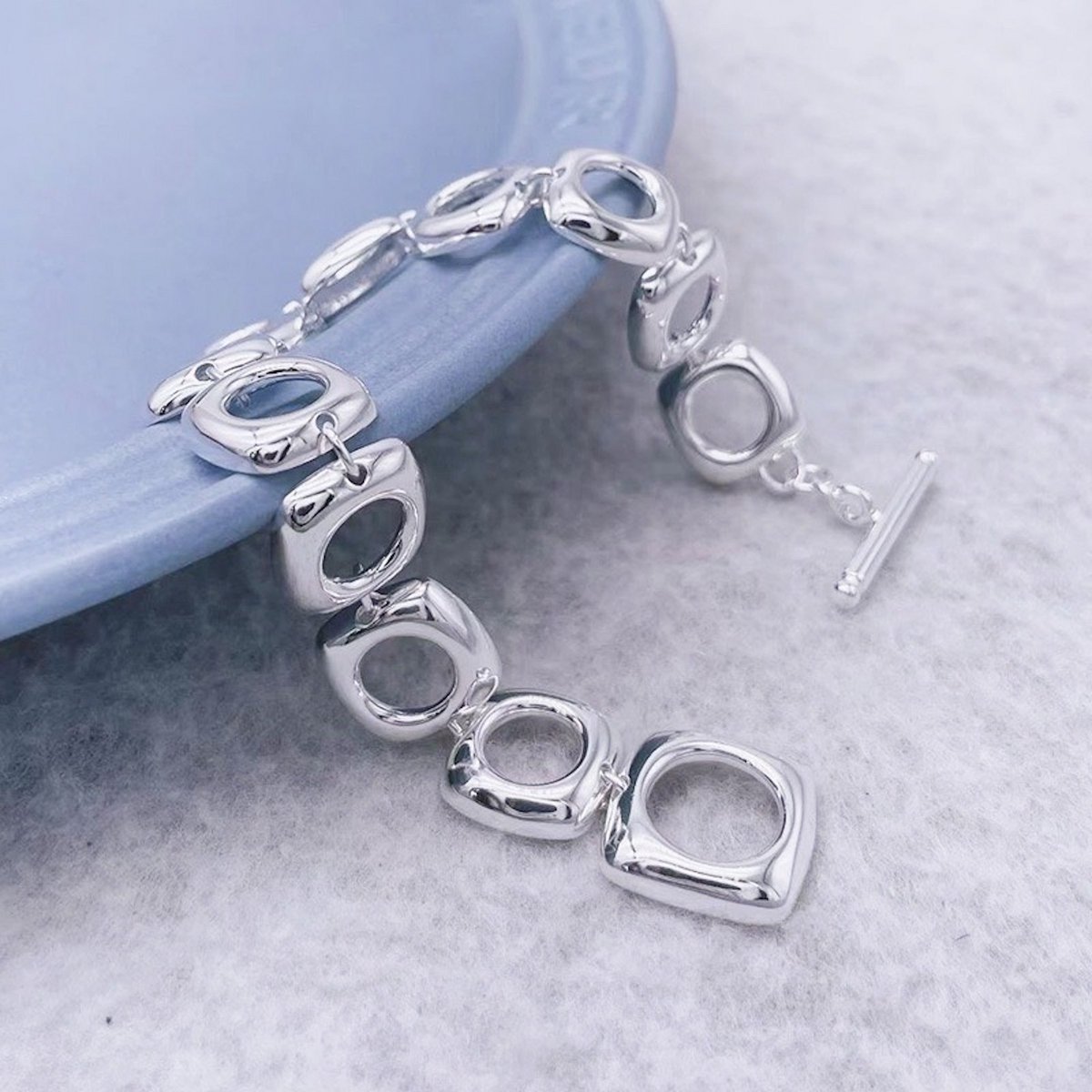 Klobiges Gliederarmband aus Sterlingsilber mit quadratischem Rahmen und OT-Schnalle