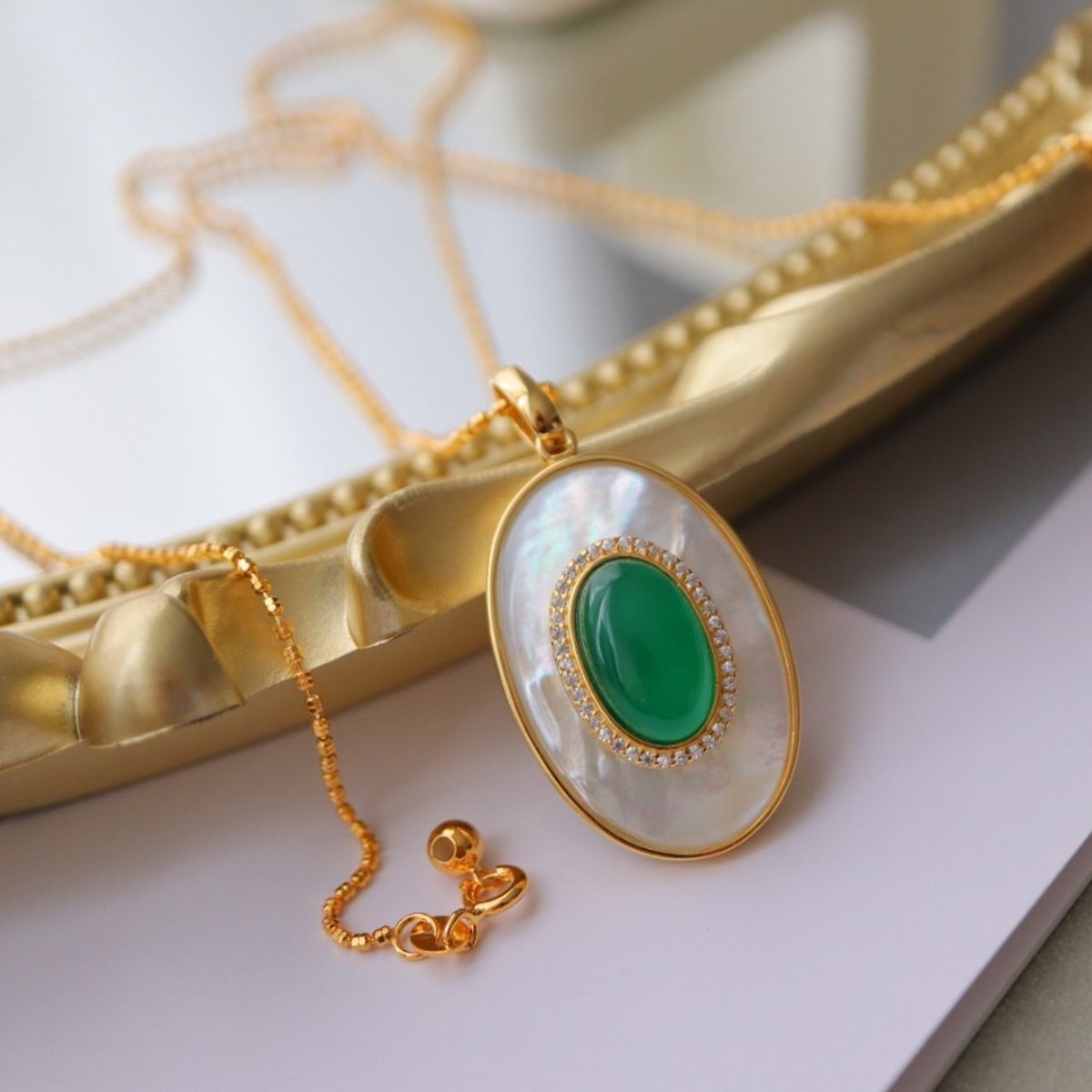 Royal Green Onyx MOP Großer ovaler Anhänger – Nur Anhänger