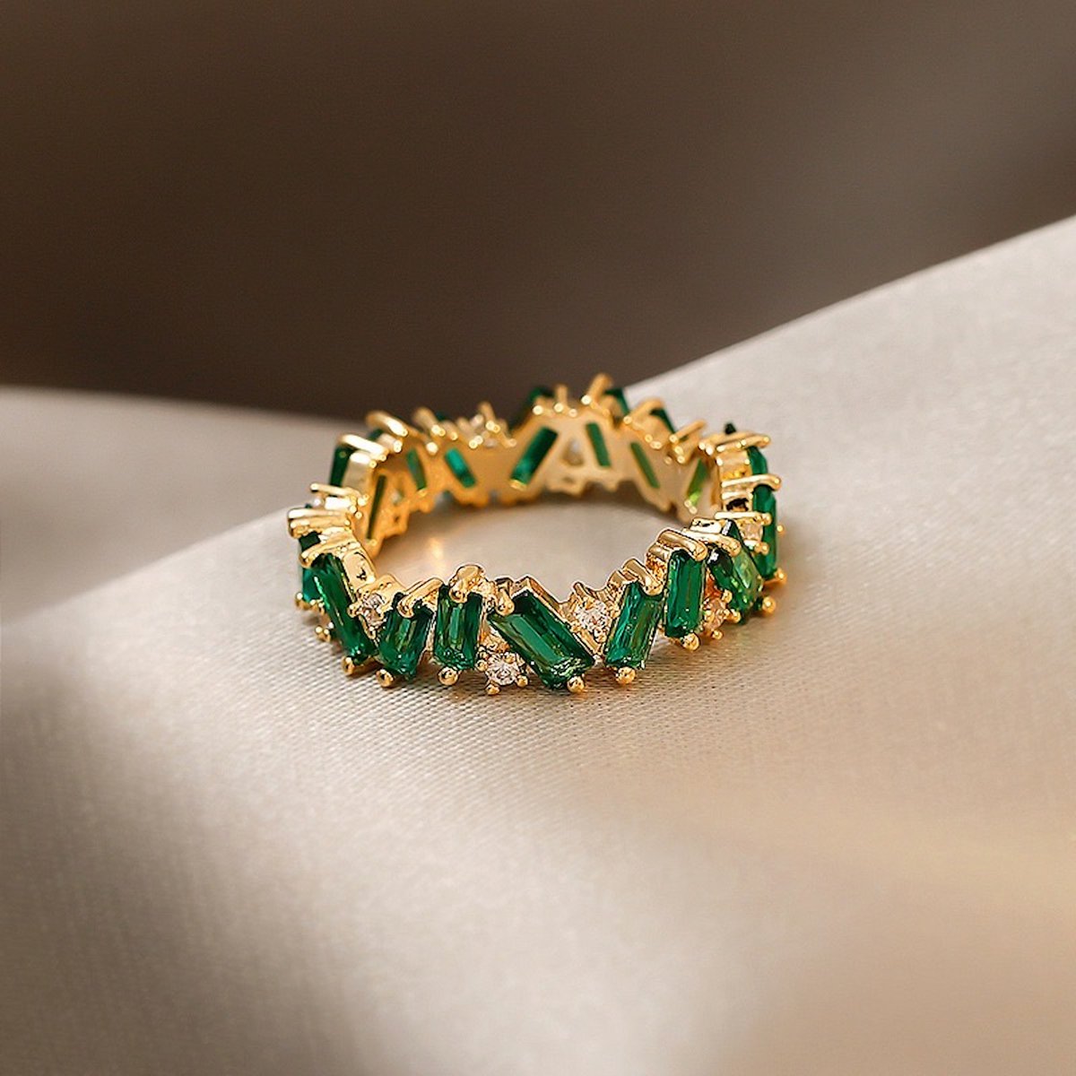 Smaragd-Blumenring – Eleganter und königlicher Gold-Vermeil-Ring im Smaragdschliff – Größe 6,7,8