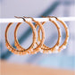 Runde Reifenohrringe mit Facetten und Miyukis - weiß und beige Damen Creolen 44 cm gold Ohrringe Mode Accessoire Schmuck Edelstahl